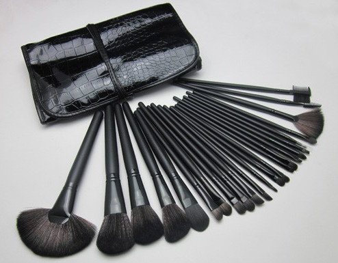 Black Wood Cosmetic Brush Sets 24PCS Synthetic Goat for women